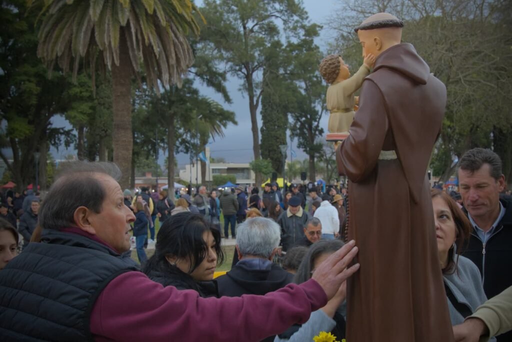 Vecinos con San Antonio 2
