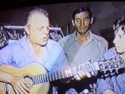 Tito Roggero, una guitarra y el Bar Ideal: un video que nos devuelve parte de nuestra historia